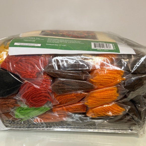 NEW Herrschners Sunflower LATCH HOOK KIT RUG COMPLETE 40” X 27” - Picture 6 of 16